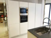 Cucina bianca moderna ad isola Materika laccato Pedini cucine in Offerta Outlet