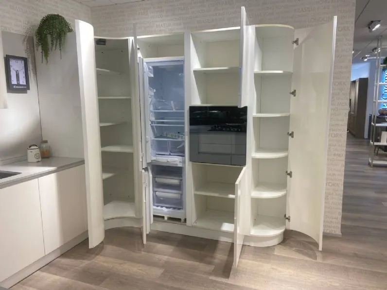 Cucina con penisola moderna bianca Ar-due Avena a soli 13400€