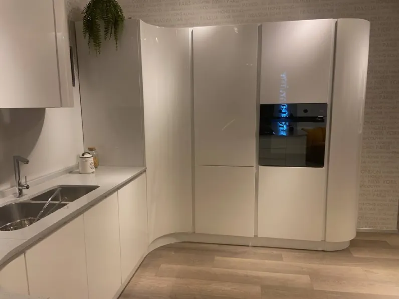 Cucina con penisola moderna bianca Ar-due Avena a soli 13400€