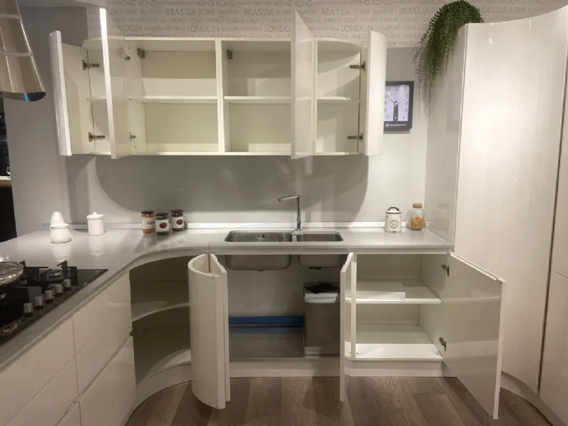 Cucina con penisola moderna bianca Ar-due Avena a soli 13400€
