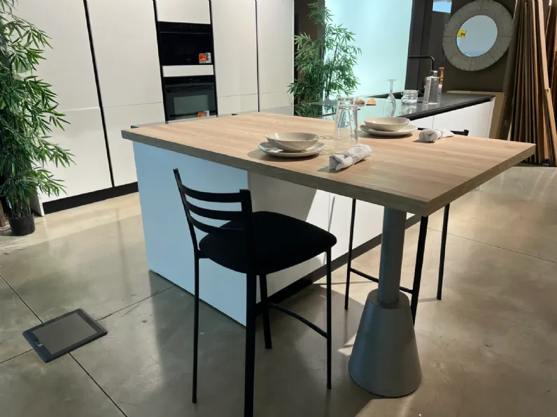 Cucina  pop moderna bianca Mobilturi con isola scontata 61%