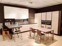 Cucina bianca moderna con penisola Diretta Artigianale in Offerta Outlet