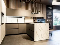 Cucina bianca moderna con penisola Mia Aran a soli 10700 Euro
