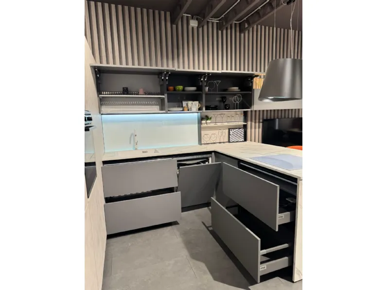 Cucina bianca moderna con penisola Aran Mia a soli 10700 Euro