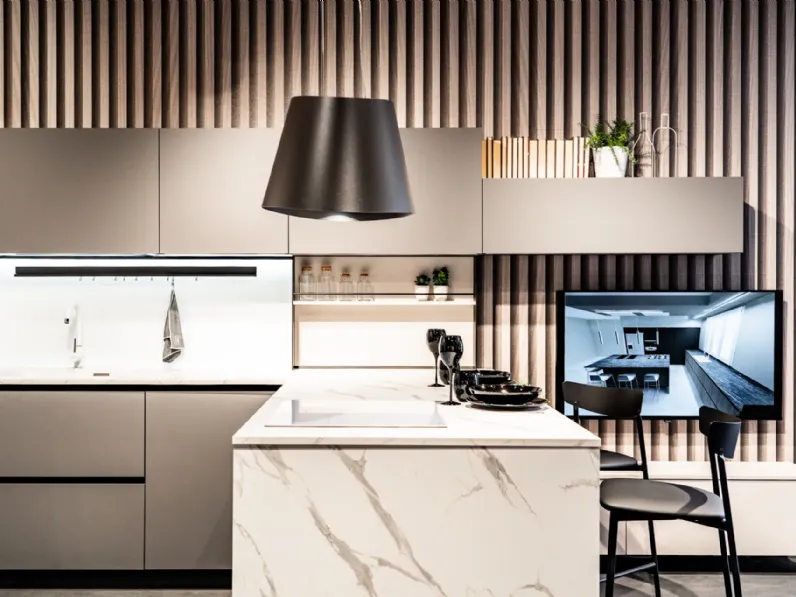 Cucina bianca moderna con penisola Aran Mia a soli 10700 Euro