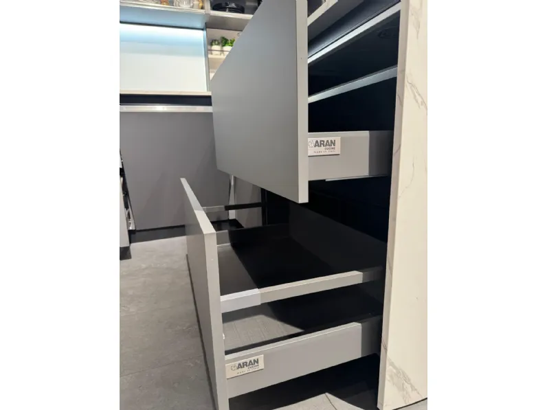 Cucina bianca moderna con penisola Aran Mia a soli 10700 Euro