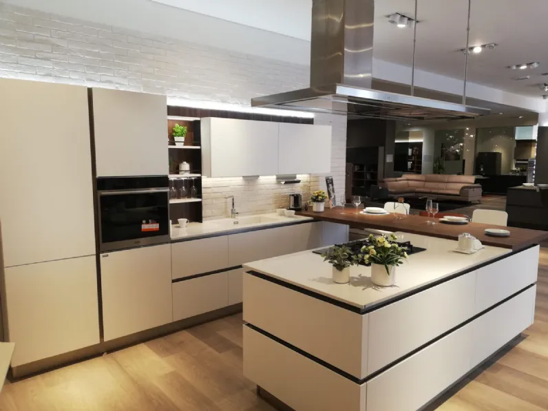 Cucina Oyster pro con penisola Veneta cucine con un ribasso imperdibile