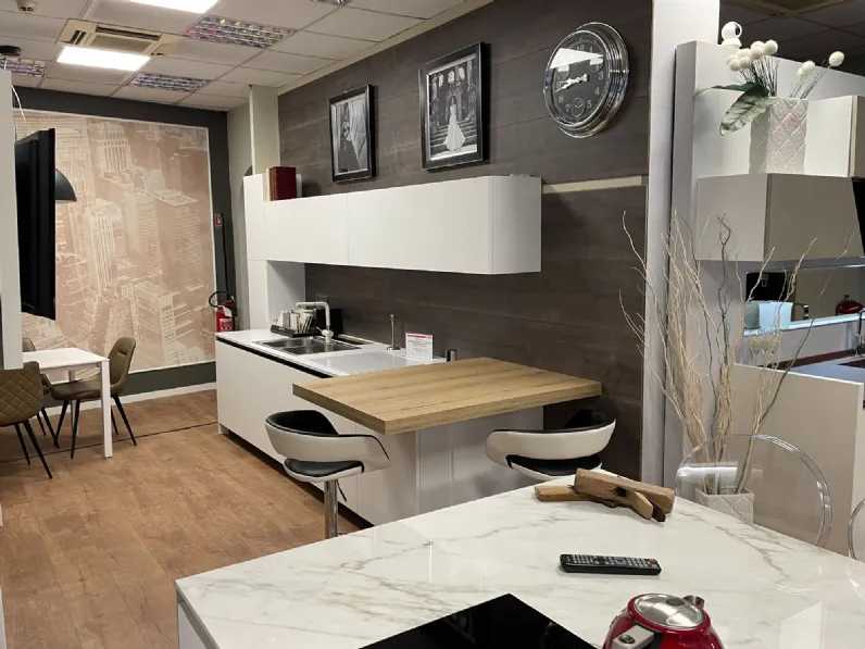 Cucina bianca moderna lineare Al Arredo3 scontata