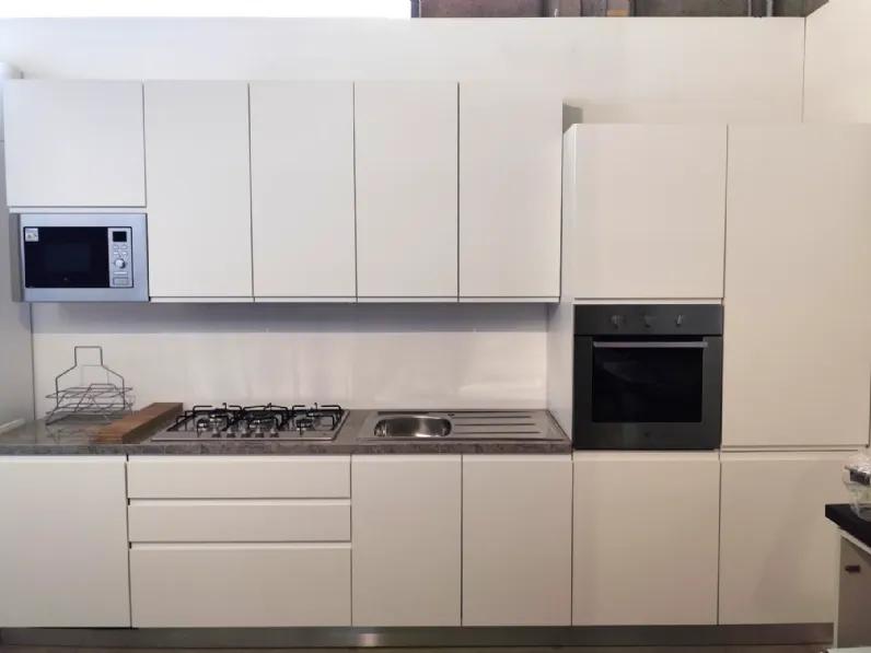 Cucina Aria moderna bianca Evo cucine lineare scontata 53%