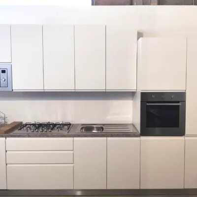 Cucina Aria moderna bianca Evo cucine lineare scontata 53%