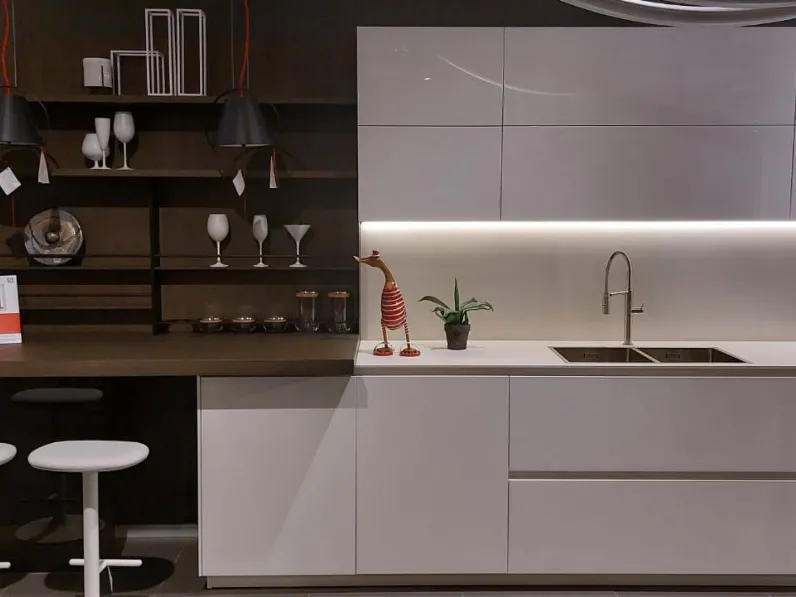 Cucina Ak project bordo dritto moderna bianca Arrital lineare scontata 43%