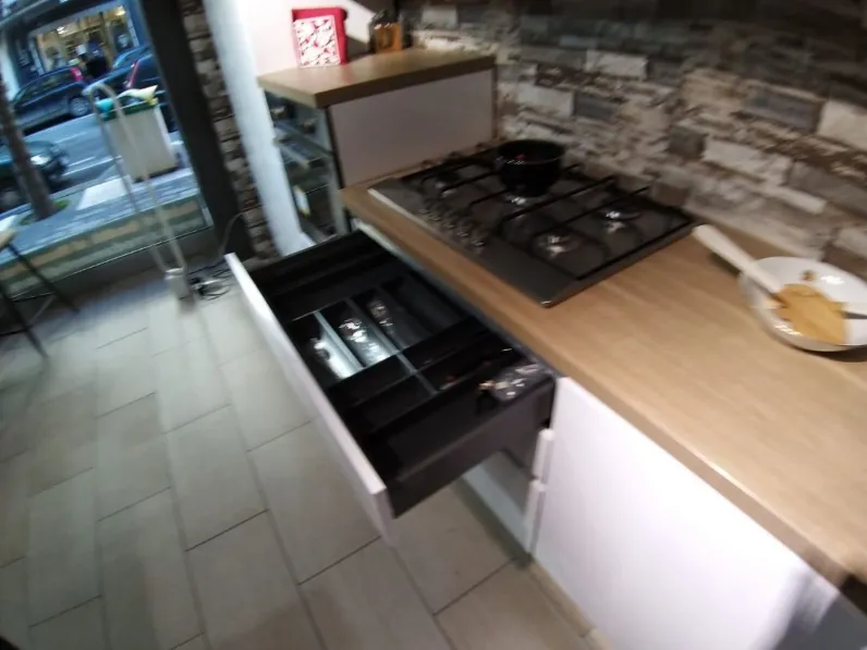 Cucina bianca moderna lineare Ginevra Aran