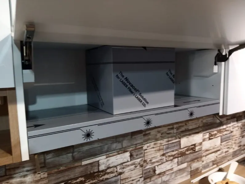 Cucina bianca moderna lineare Ginevra Aran
