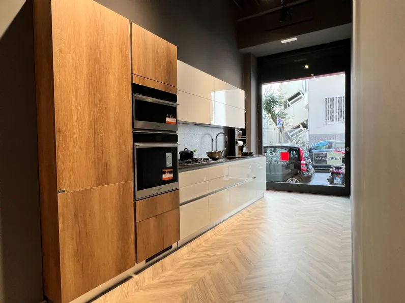 Cucina bianca moderna lineare Liberamente Scavolini