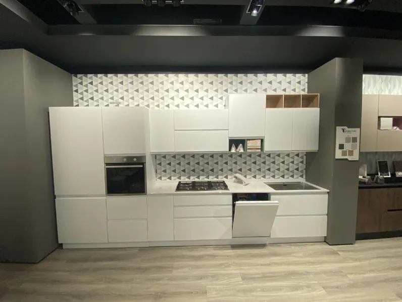 Cucina Luna frigo da 75 moderna bianca Mobilturi lineare scontata 62%