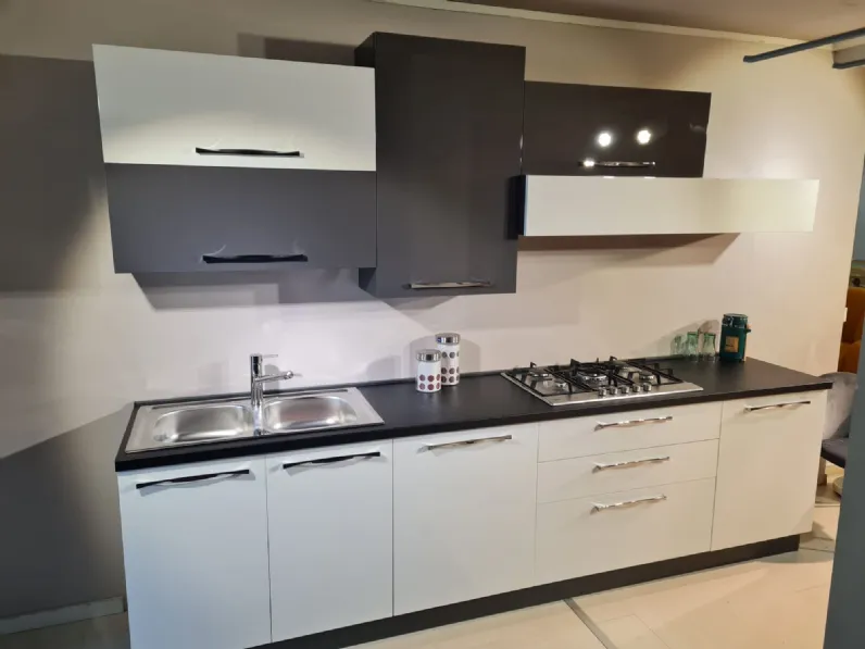 Cucina bianca moderna lineare Selene Collezione esclusiva a soli 3490