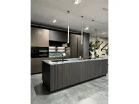 Cucina grigia design con isola Bluna wood line Binova scontata
