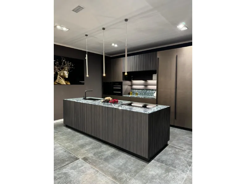 Cucina grigia design con isola Bluna wood line Binova scontata
