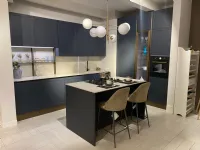 Cucina con isola in polimerico opaco blu Gaia a prezzo scontato