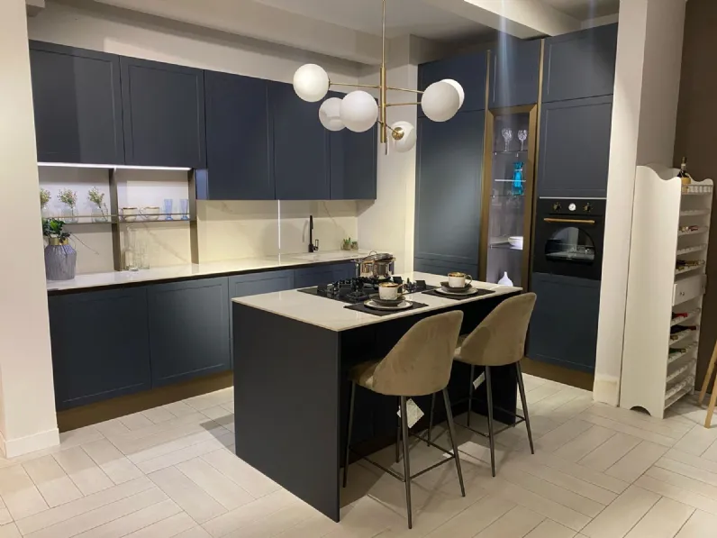 Cucina con isola in polimerico opaco blu Gaia a prezzo scontato