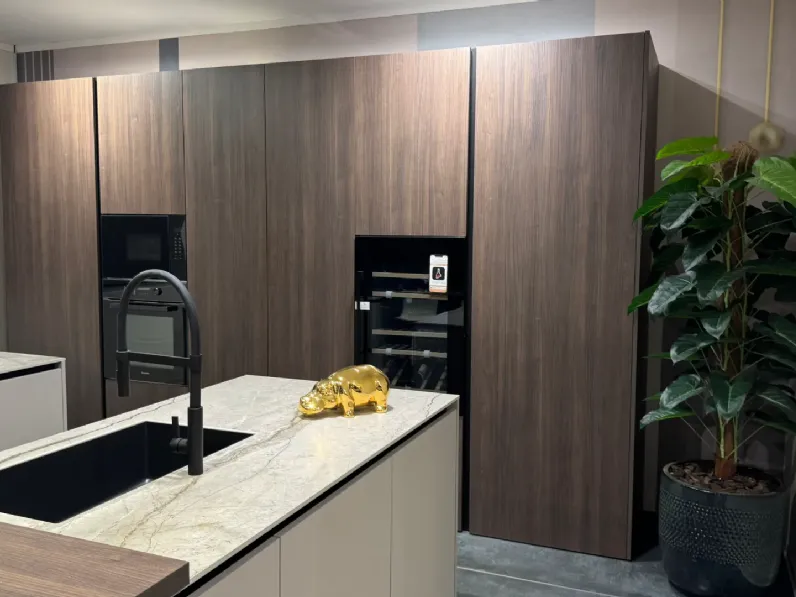Cucina tortora design con isola Bluna Binova a soli 21900 Euro