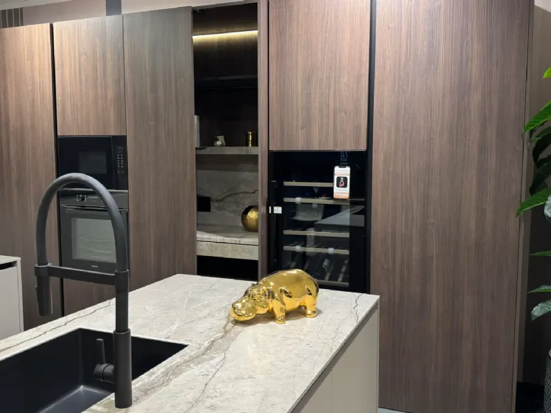 Cucina tortora design con isola Bluna Binova a soli 21900 Euro