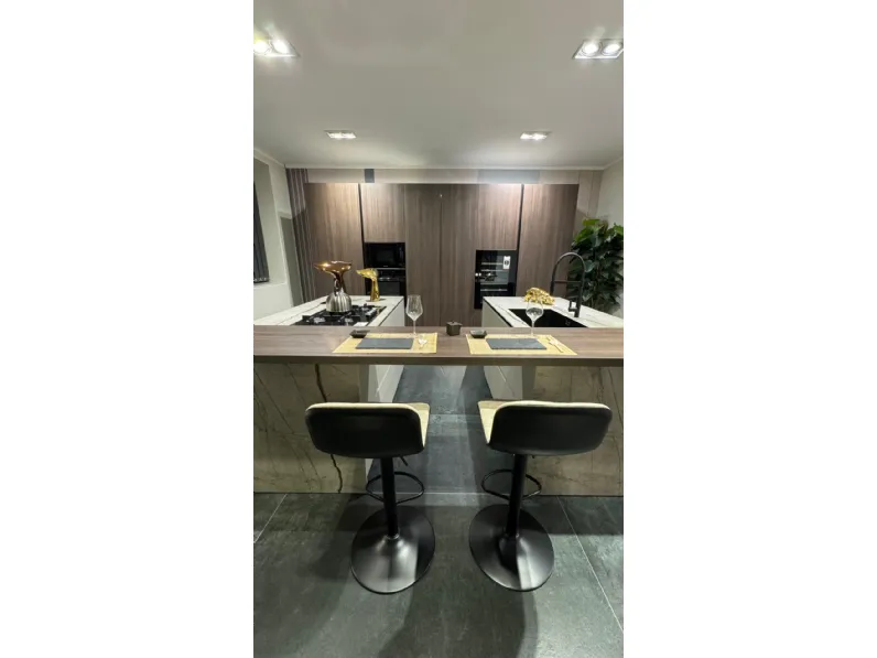 Cucina tortora design con isola Bluna Binova a soli 21900 Euro