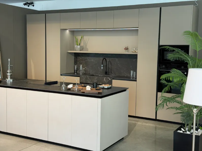 Cucina Bluna moderna tortora Binova con isola scontata 57%