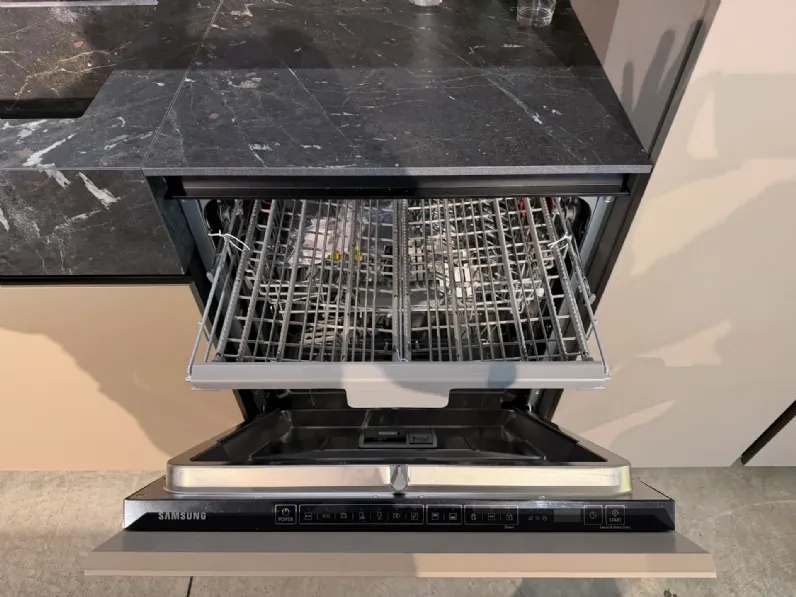 Cucina Bluna moderna tortora Binova con isola scontata 57%
