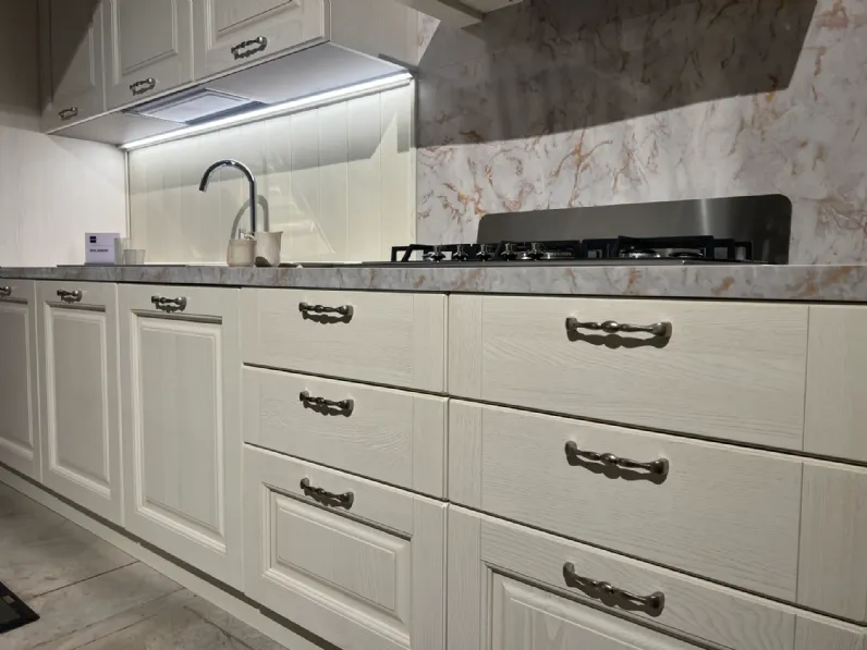 Cucina lineare in legno a prezzo scontato 51%