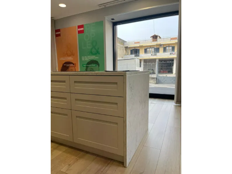 Cucina tortora moderna con isola Carattere Scavolini a soli 13750 Euro