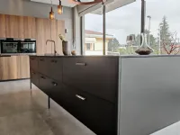 Cucina Unit design antracite Cesar con isola scontata 57%