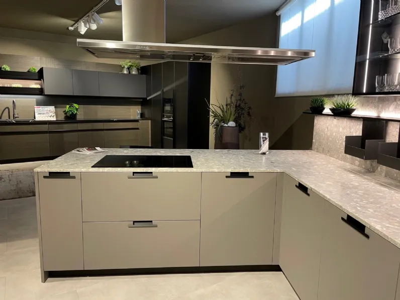 Cucina a prezzo scontato con penisola design Maxima Cesar