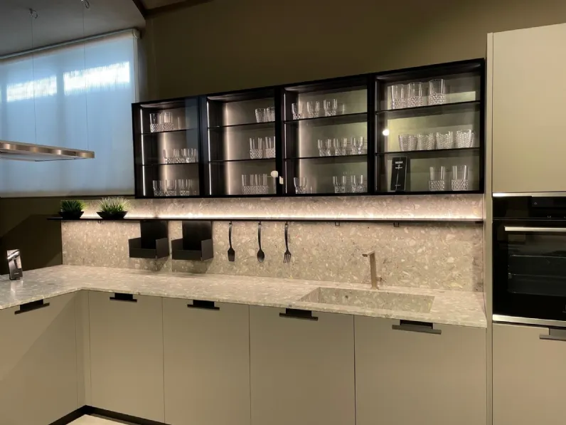 Cucina a prezzo scontato con penisola design Maxima Cesar