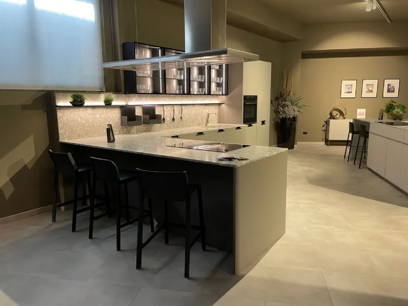 Cucina a prezzo scontato con penisola design Maxima Cesar