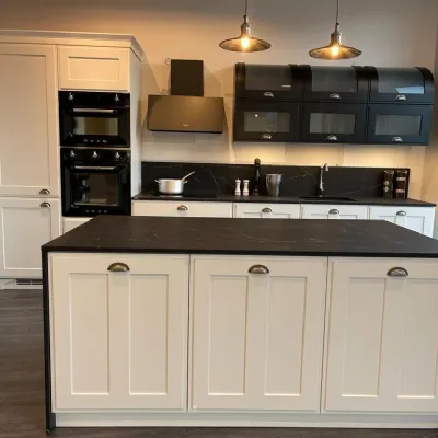 Cucina classica ad isola Scavolini Favilla a prezzo scontato