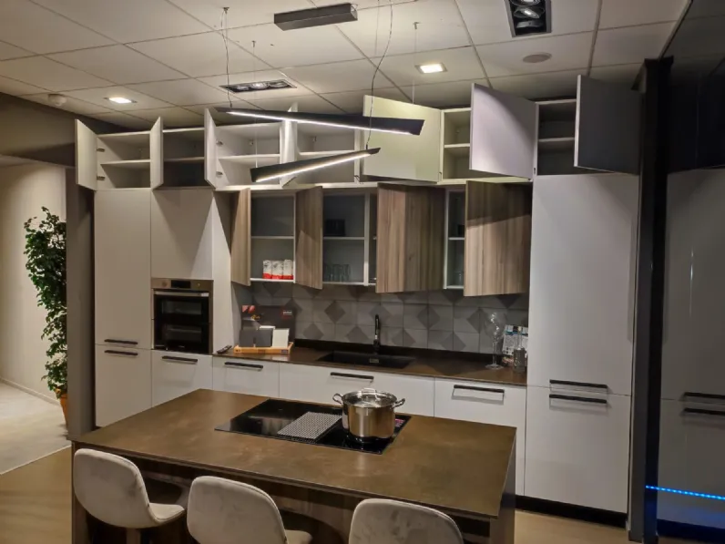 Cucina ad isola in laminato opaco grigio Cloe a prezzo scontato