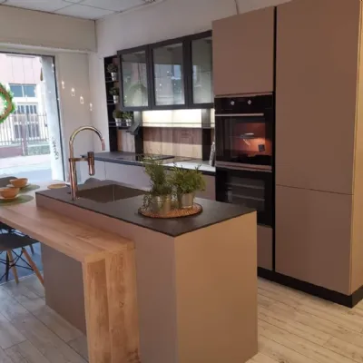 Cucina Colombini casa moderna ad isola rovere moro in laminato opaco Lungomare