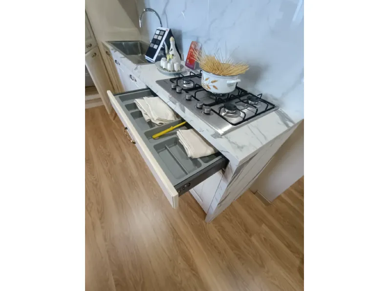 Cucina Opera classica bianca Colombini casa ad angolo scontata 61%