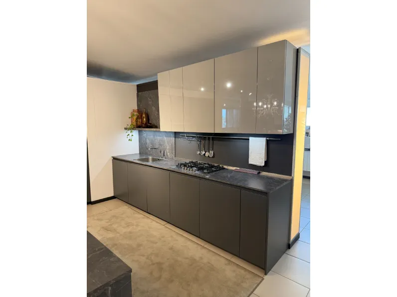 Cucina grigia design con isola Time Arredo3 a soli 11448 Euro