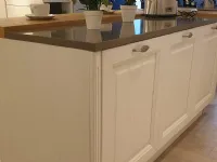 Cucina Pavese  classica bianca Veneta cucine con isola scontata 50%