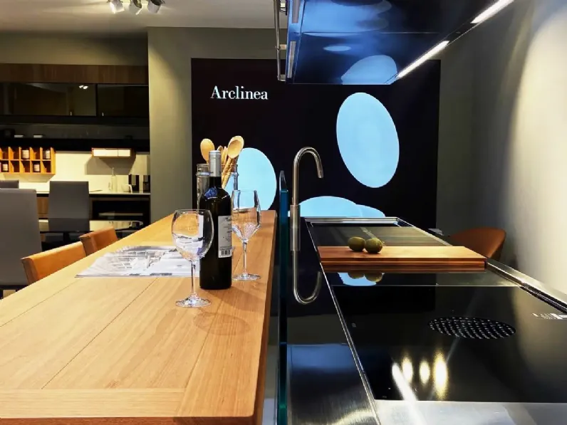 Cucina Arclinea moderna con isola altri colori in hpl Italia/convivium