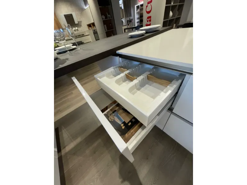 Cucina Oyster con isola Veneta Cucine con uno sconto imperdibile