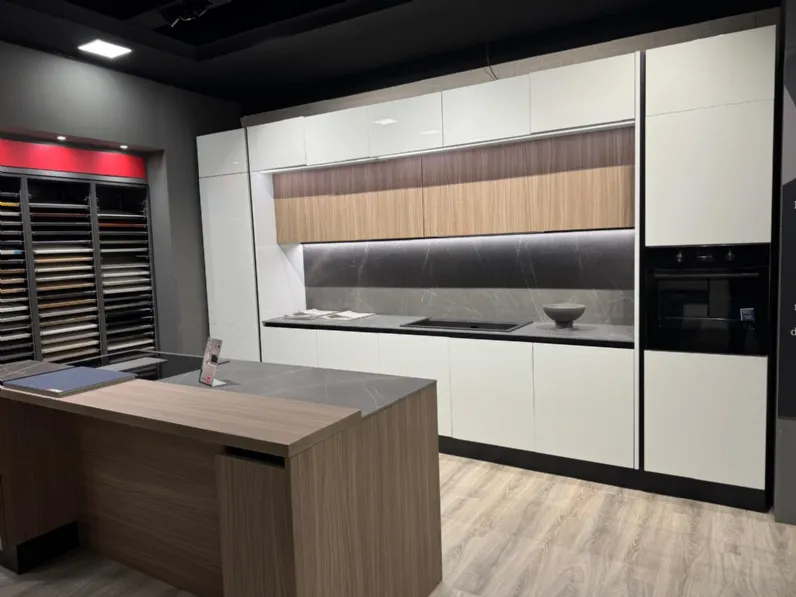 Cucina bianca design con isola Febal origina laccata gres a soli 11180 Euro