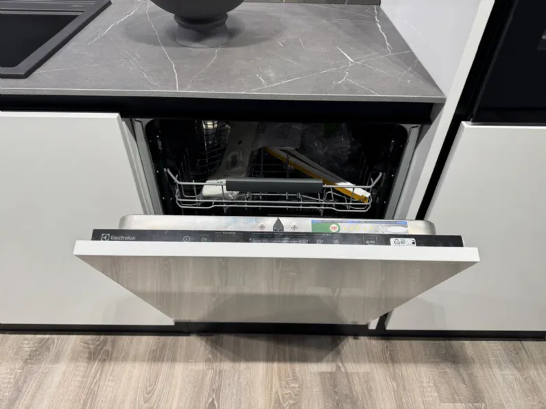 Cucina bianca design con isola Febal origina laccata gres a soli 11180 Euro