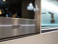 Cucina con isola in laccata opaco a prezzo ribassato 50%