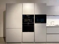 Cucina Logica moderna grigia Valdesign con isola scontata 55%