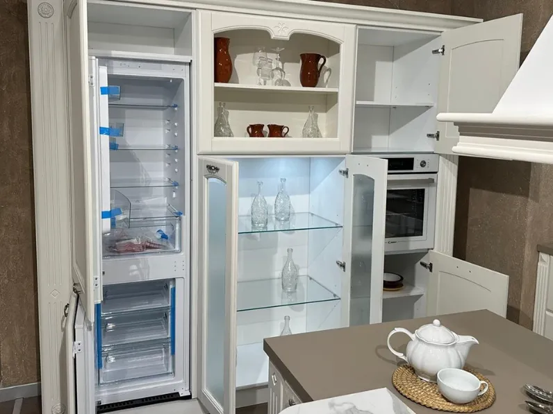 Cucina classica con isola Olimpia Mobilturi a prezzo ribassato