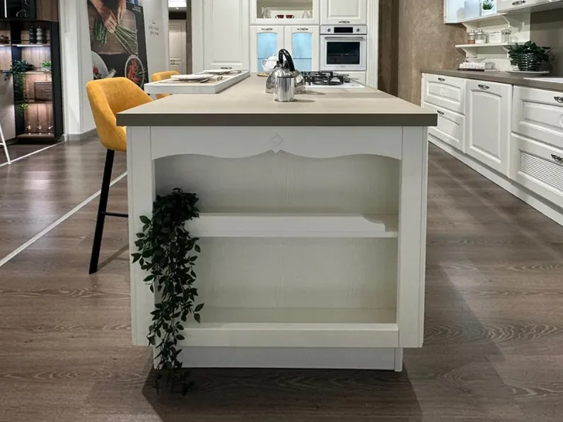 Cucina classica con isola Olimpia Mobilturi a prezzo ribassato