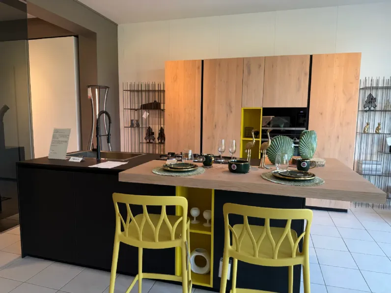 Cucina altri colori moderna con isola Doimo cucine Aspen a soli 16830 Euro